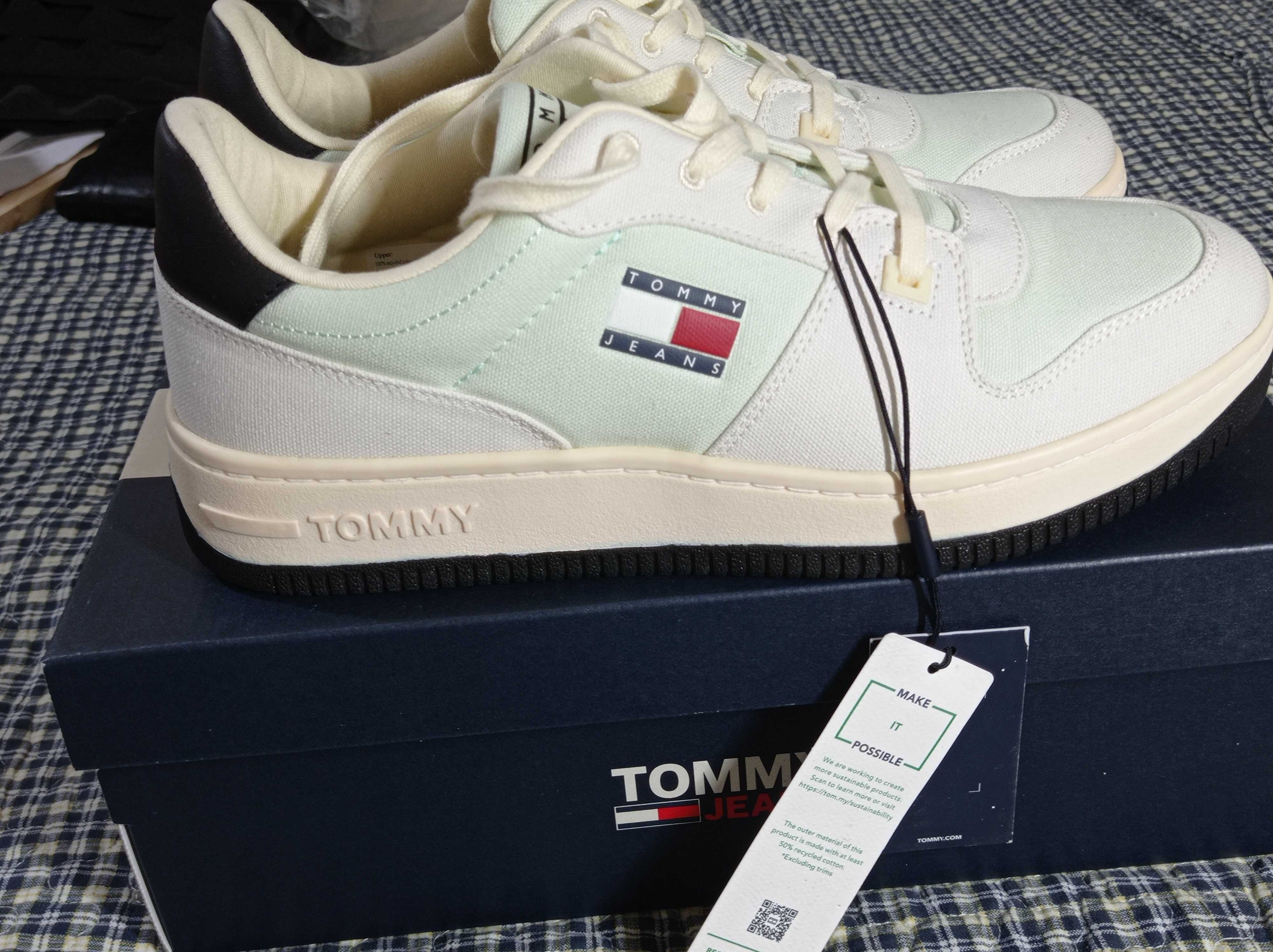 NOVO - Sapatilhas Tommy Hilfiger (44)