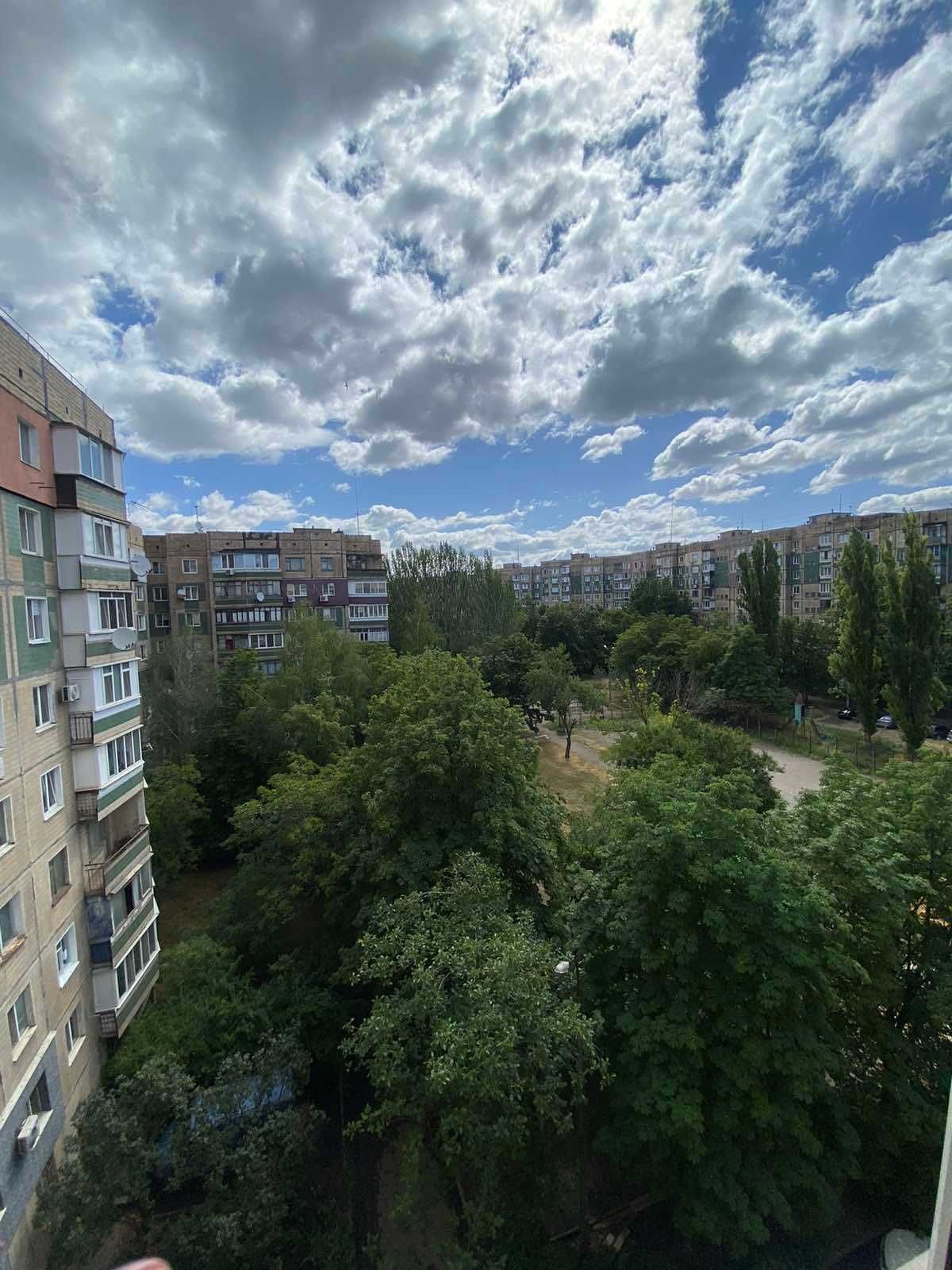 Продаж 3 кімнатної квартири на Сонячному
