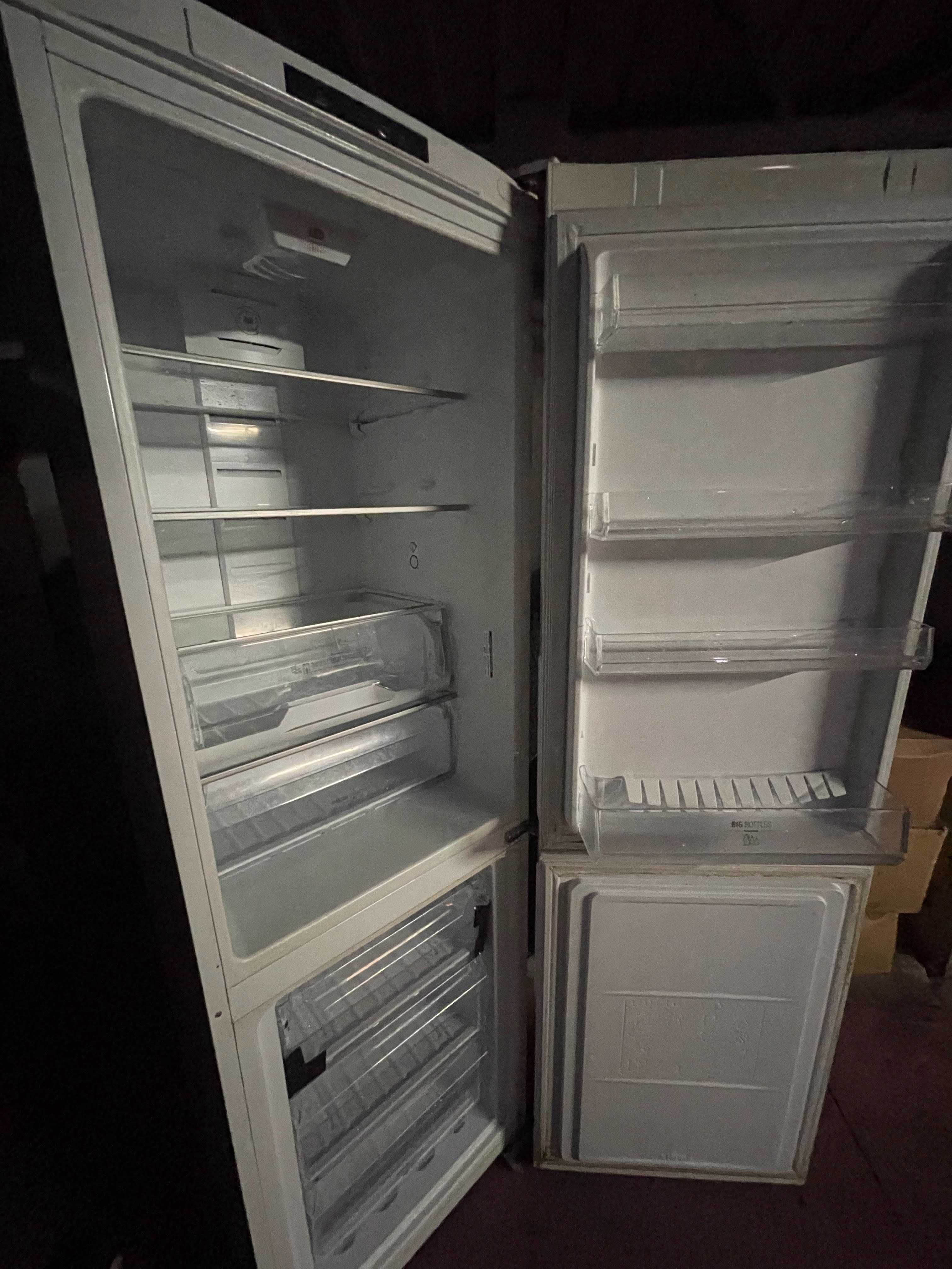 Congelador ARISTON HOTPOINT: NO FROST
Combinado frigorífico/