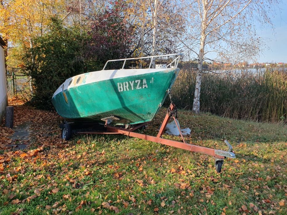 Żaglówka z przyczepą, możliwa zamiana