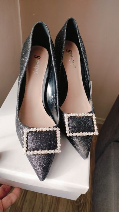 Sprzedam buty szpilki.
Wysokość obcasa