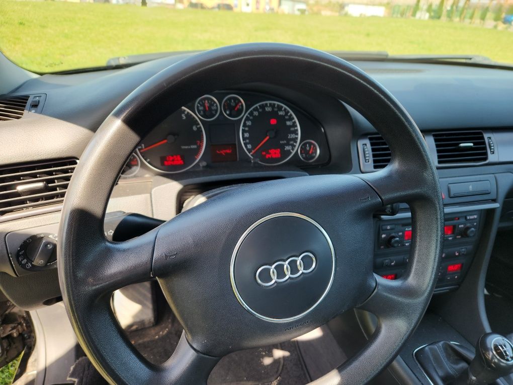 Ładne A6 C5 sedan 1,8 T B+G 249Tkm BEZ RDZY !!! BEZ WYPADKOWY !!!
