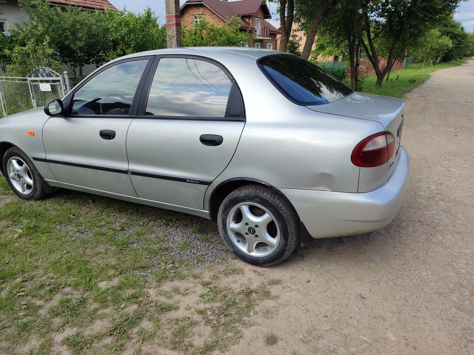 Автомобіль daewoo lanos