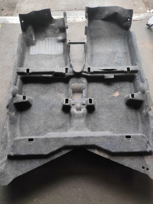 Peugeot 107 wnętrze plastiki wykładzina 5-drzwiowy