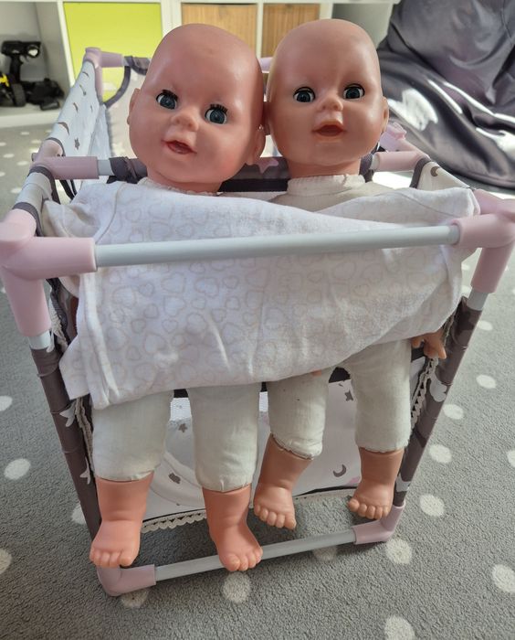 Łóżeczko dla lalek + 2 bliźniaki gratis