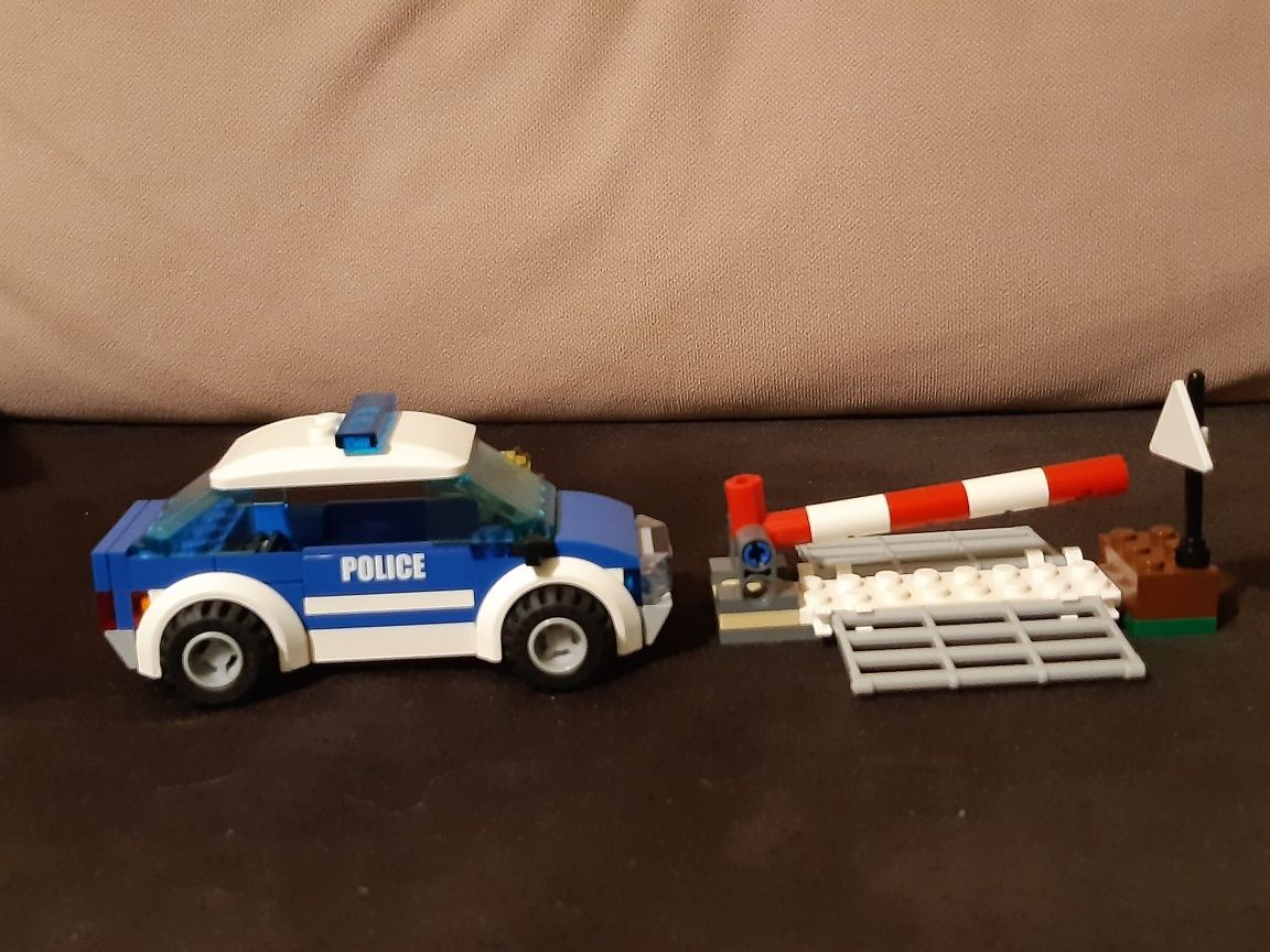 Klocki 13 - LEGO 4436 Leśny wóz patrolowy
