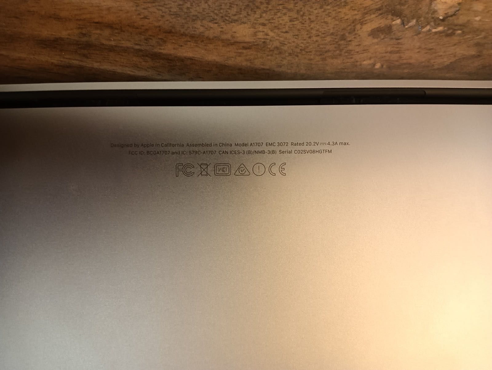 MacBook Pro cinza escuro