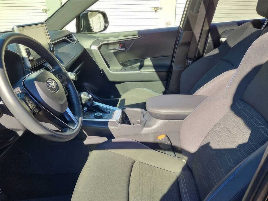 Toyota RAV4      2022