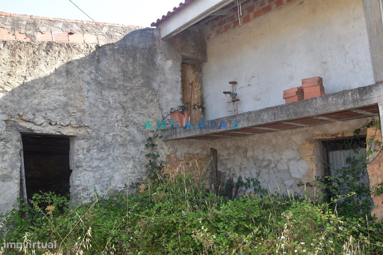 ANG1466 - Casa para Remodelação em Figueiró dos Vinhos