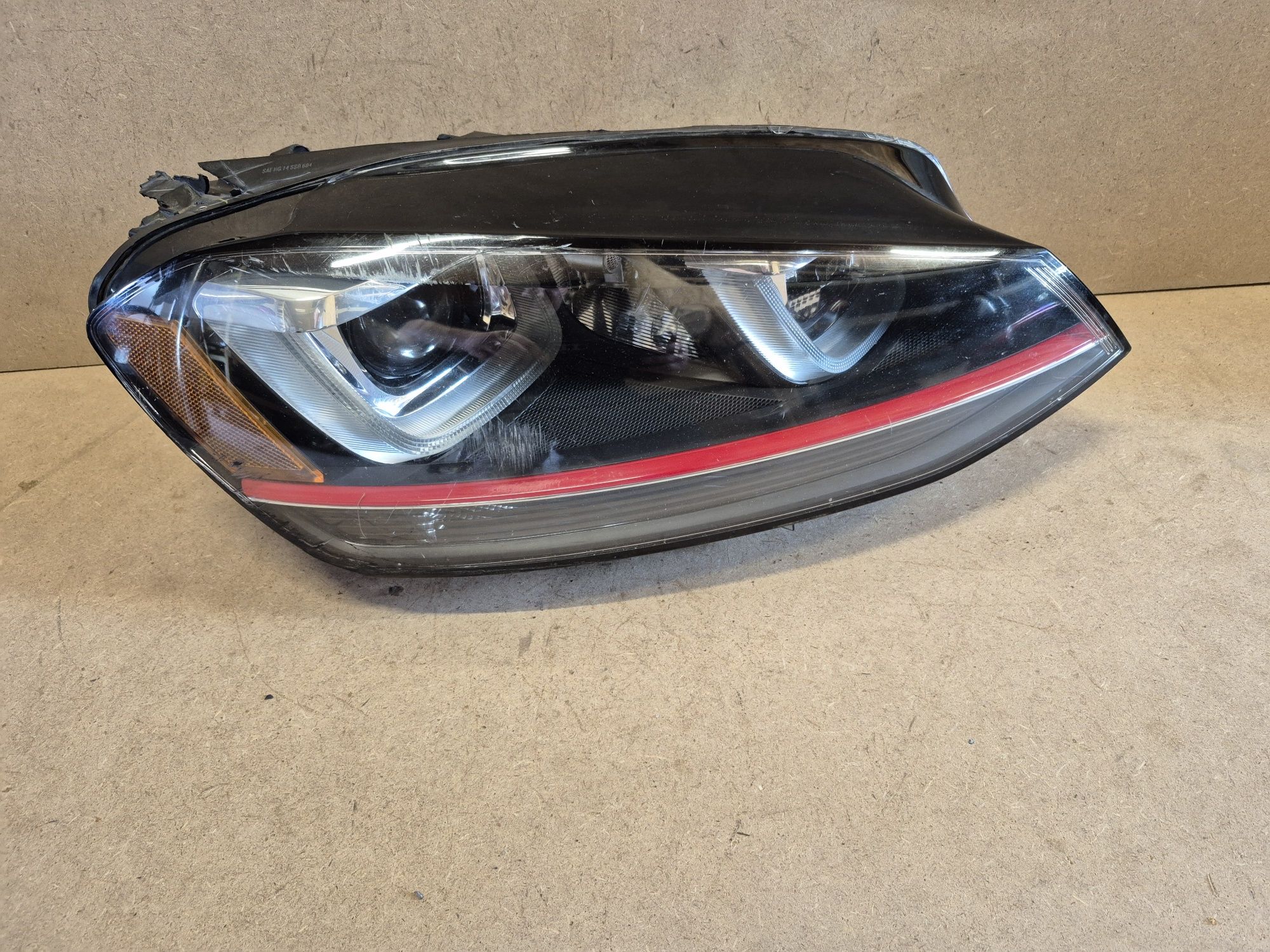 Lampa reflektor bi xenon skrętny led vw Golf 7 GTI  usa Ameryk