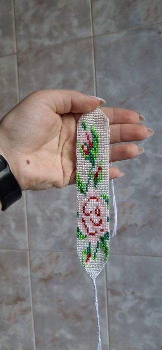 Браслет з бісеру, квіти (троянди) на замовлення