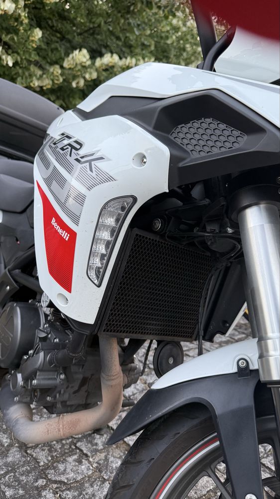 Moto TRK Benneli 250