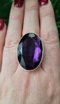 Эффектное новое кольцо крупный фиолетовый фианит, импорт, серебро 925