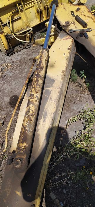 Гідроціліндр підйому стріли АТЕК999