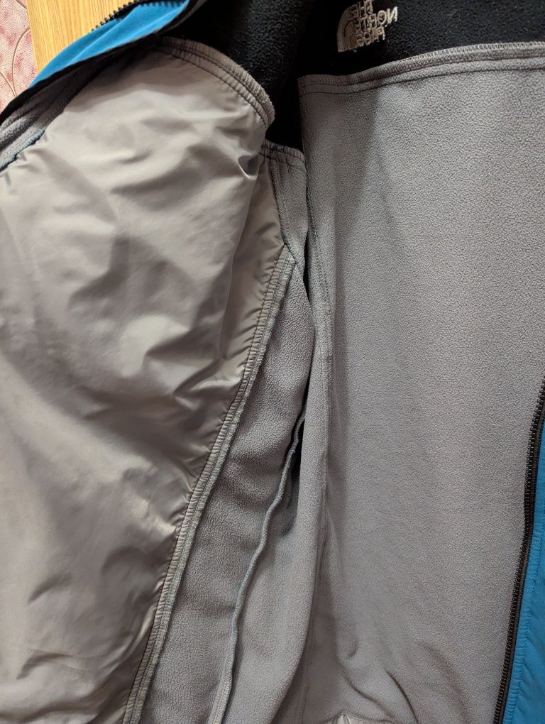 Продам softshell куртку north face