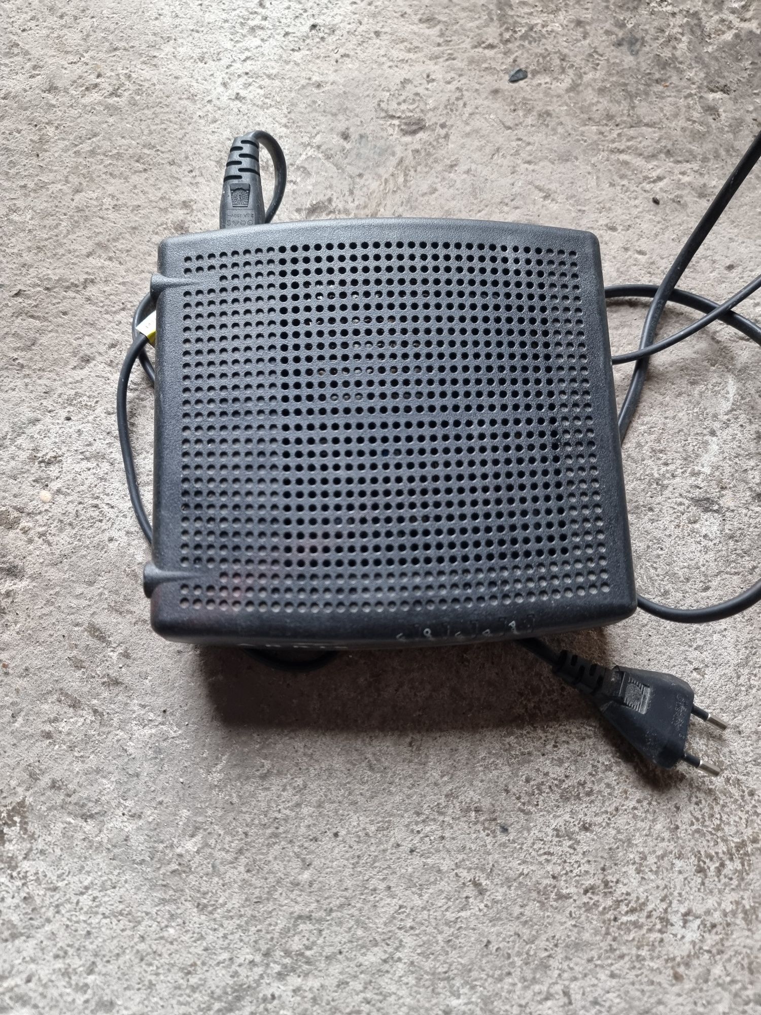 Кабельный модем ARRIS CM820B