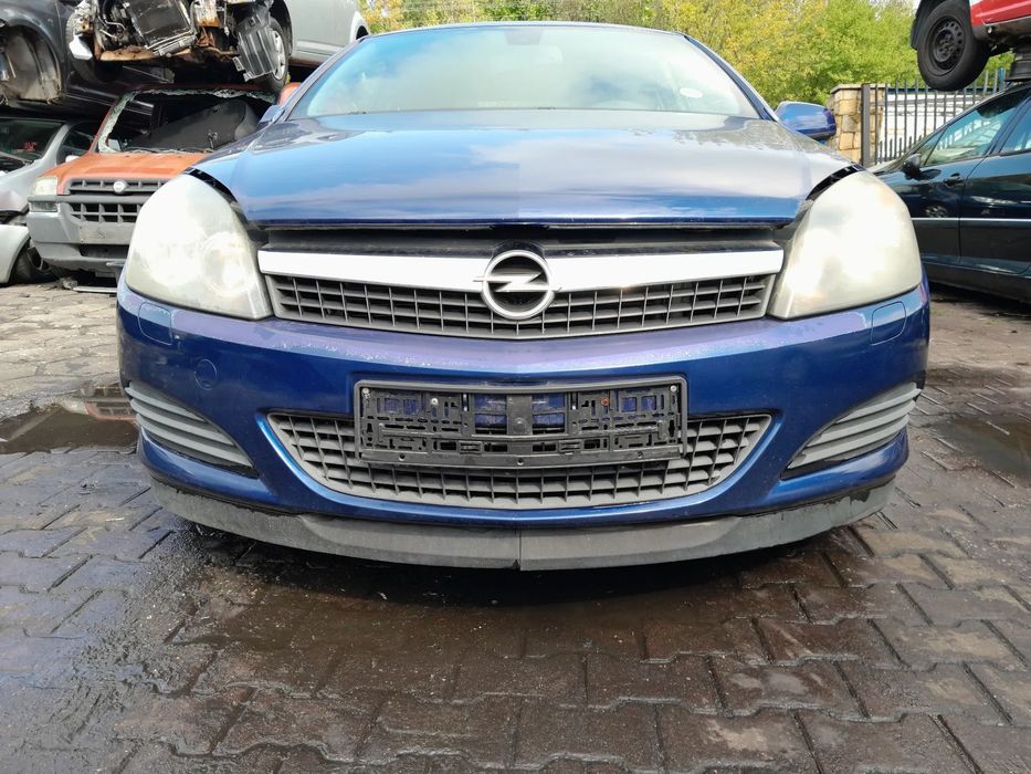 Zderzak przedni OPEL Astra H 04-14r. GTC Z21B
