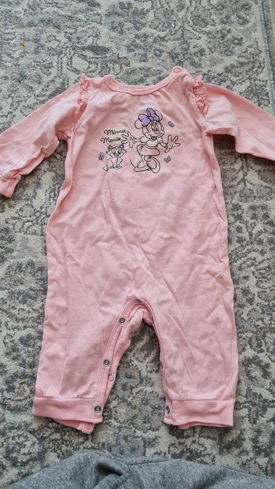 Kombinezon niemowlęcy różowy Disney Sinsay rozmiar 68-74