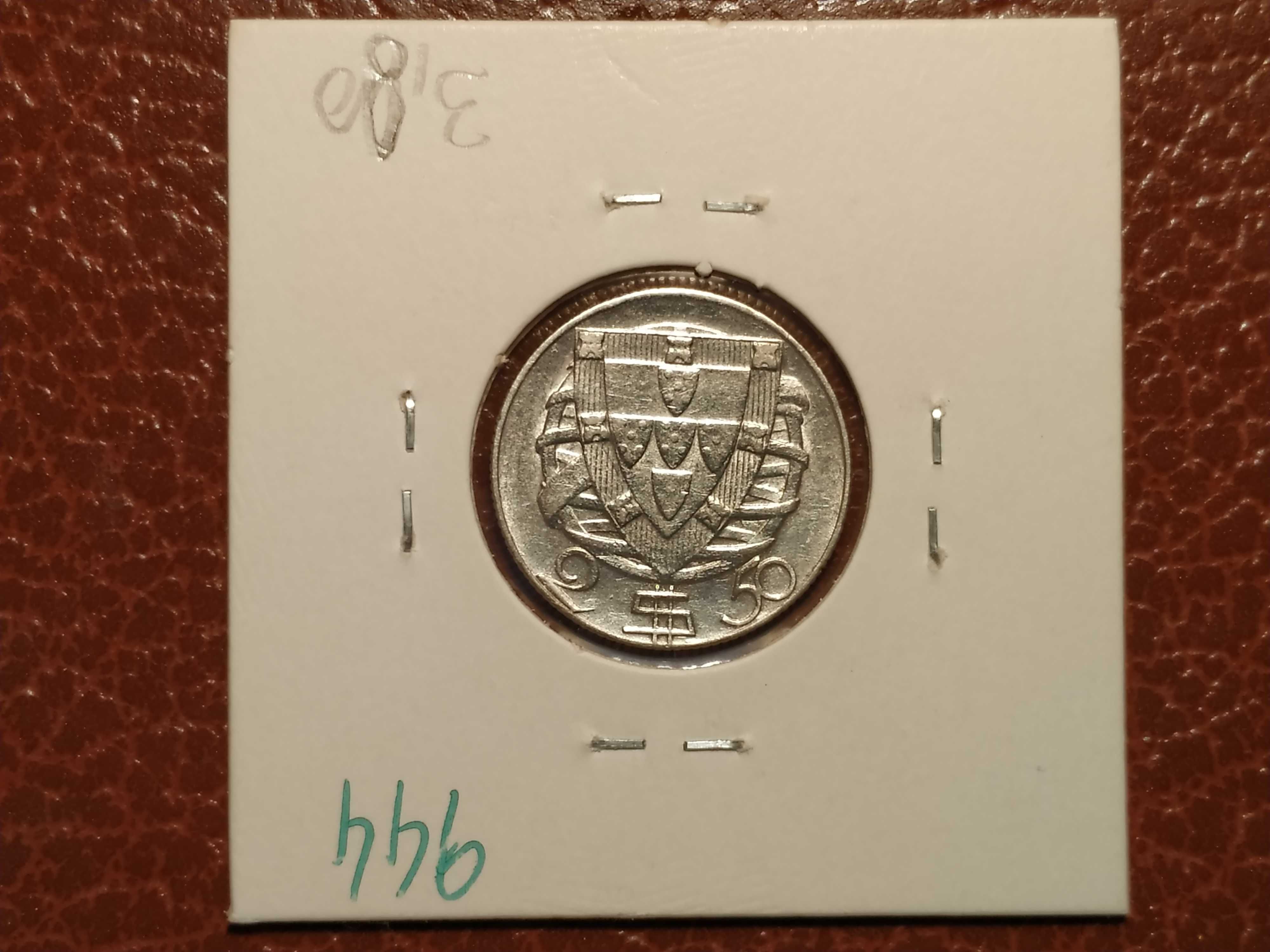 944 Moeda em prata de 2,5 escudos de 1951 (VF) - Portugal