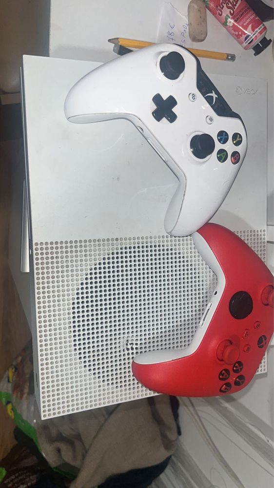 Xbox One S 1T + 2 Comandos