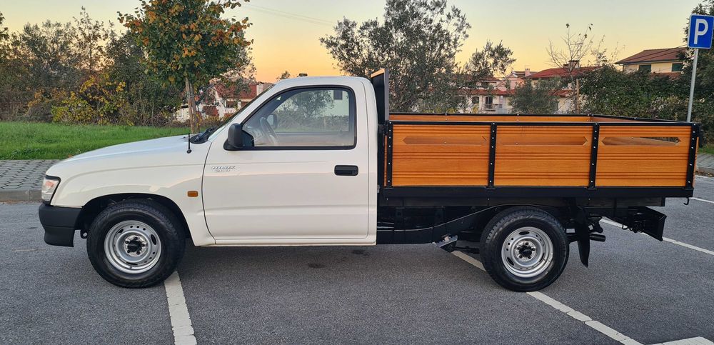 toyota hilux poucos km