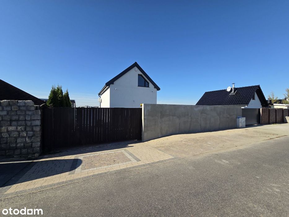 Domek nad jeziorem całoroczny z linią brzegową