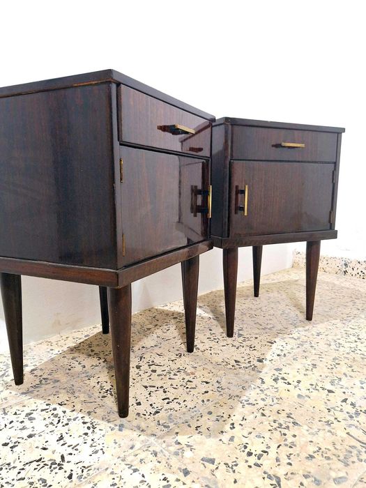 Mesas de cabeceira vintage. Vintage Bedside Table