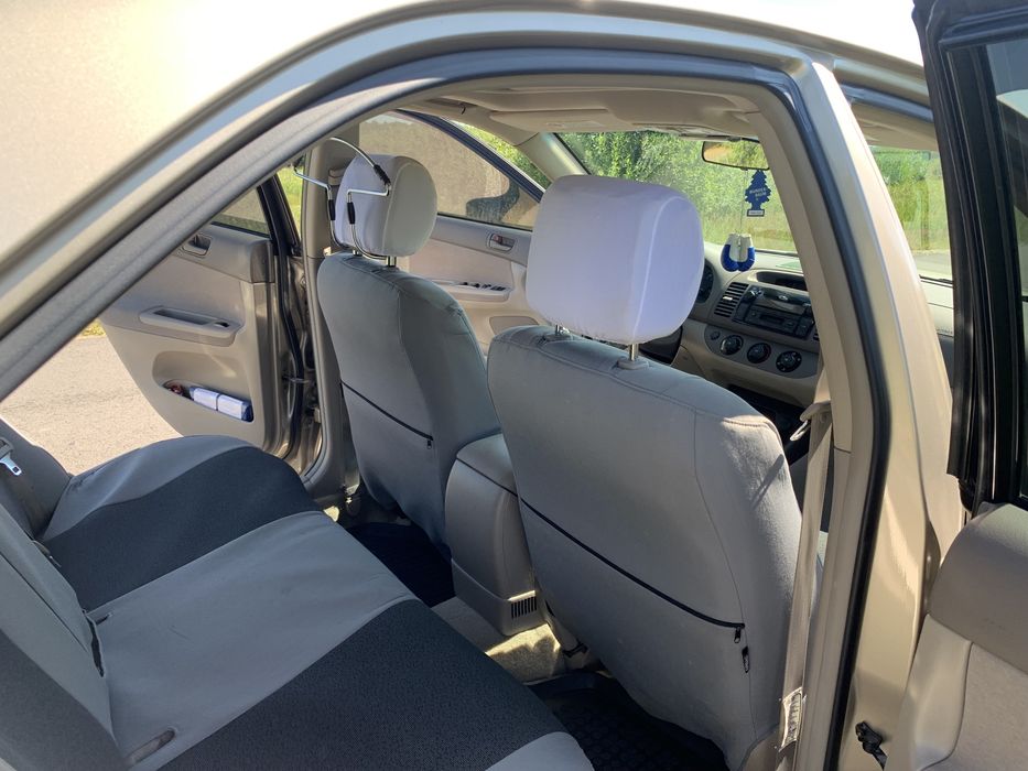 Toyota Camry LE 2002