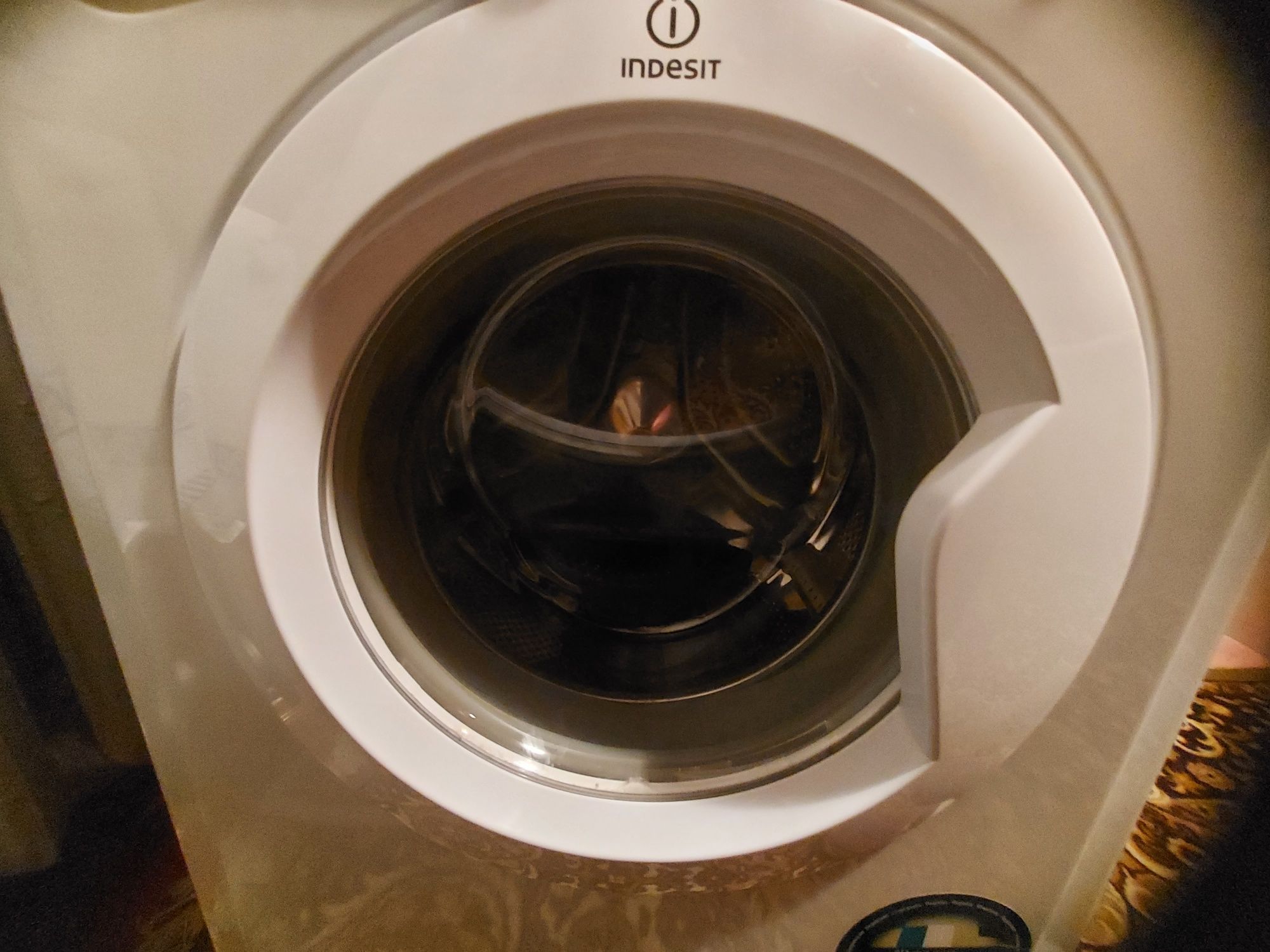 Indesit IWSC 4085 в рабочем состоянии