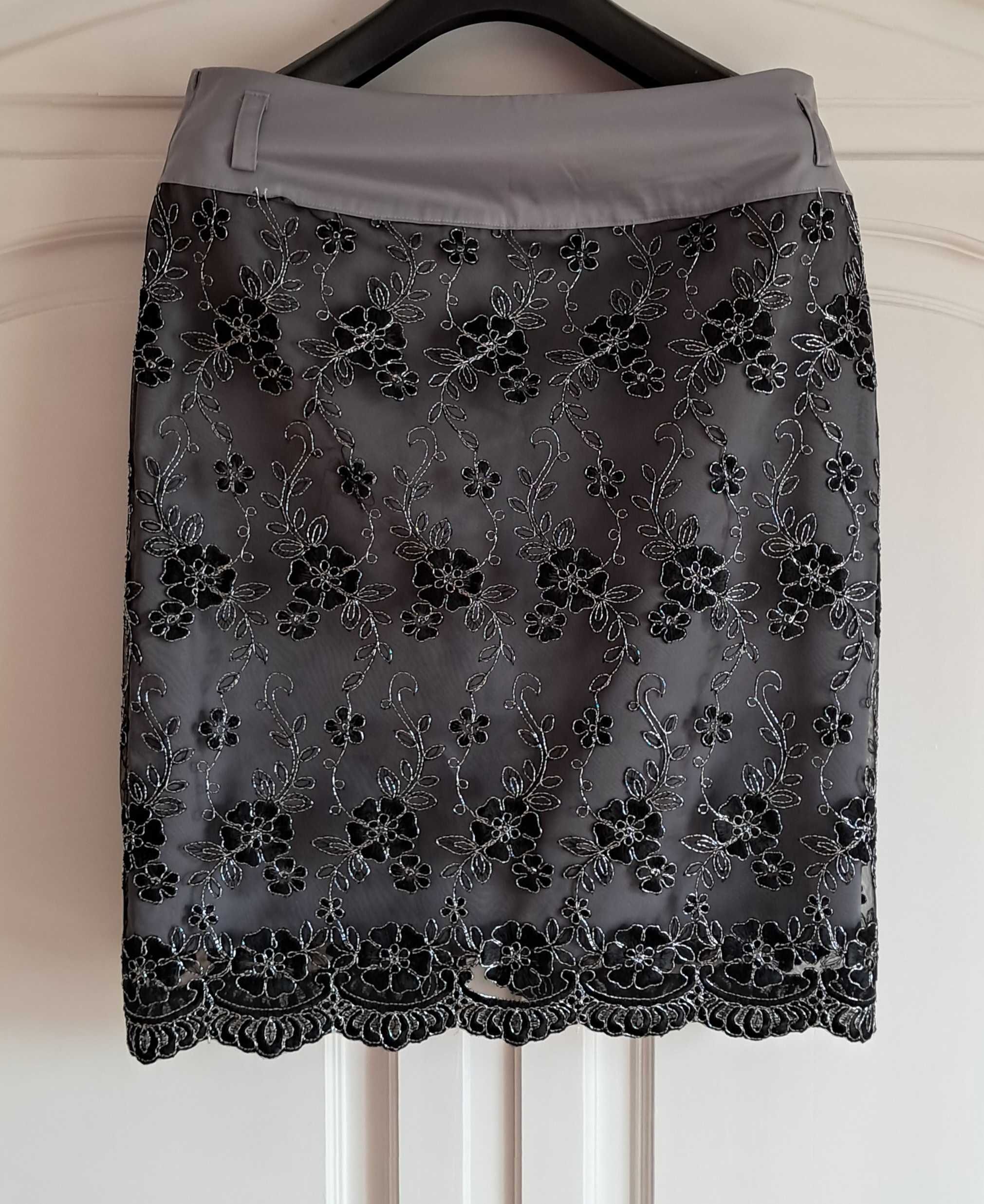 Elegancka spódnica z koronką
