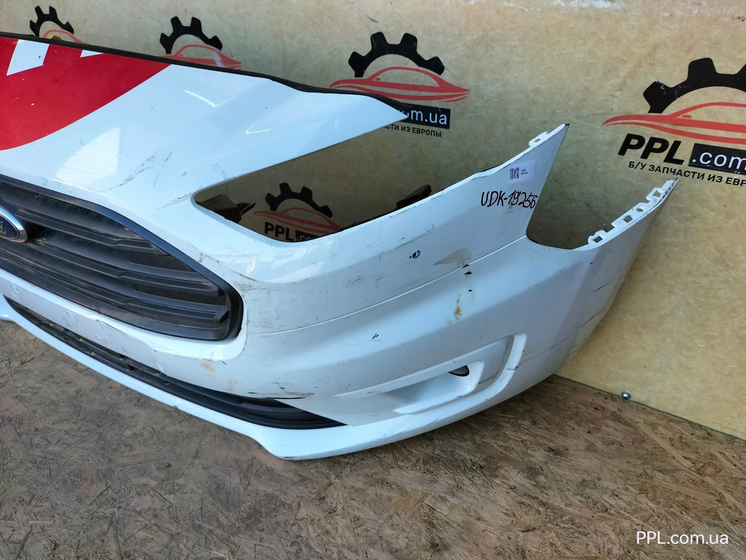 Ford Transit Connect MK2 18-21 рестайл Бампер передний решетка туманка