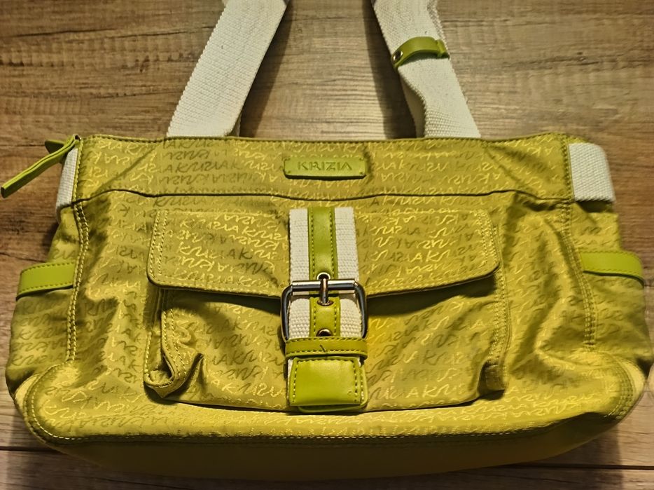 Mala krizia muito estimada