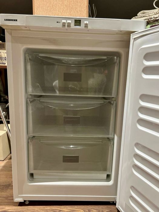 Морозильна / Морозильная  камера Liebherr G1223