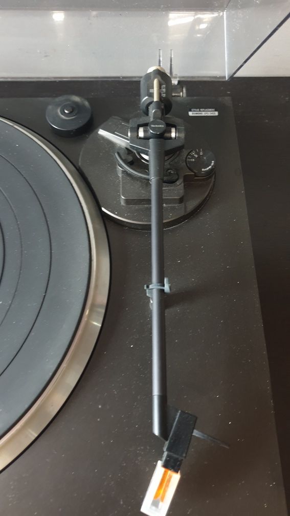 Tanio gramofon Technics SL-D21 Direct Drive
SL- D21