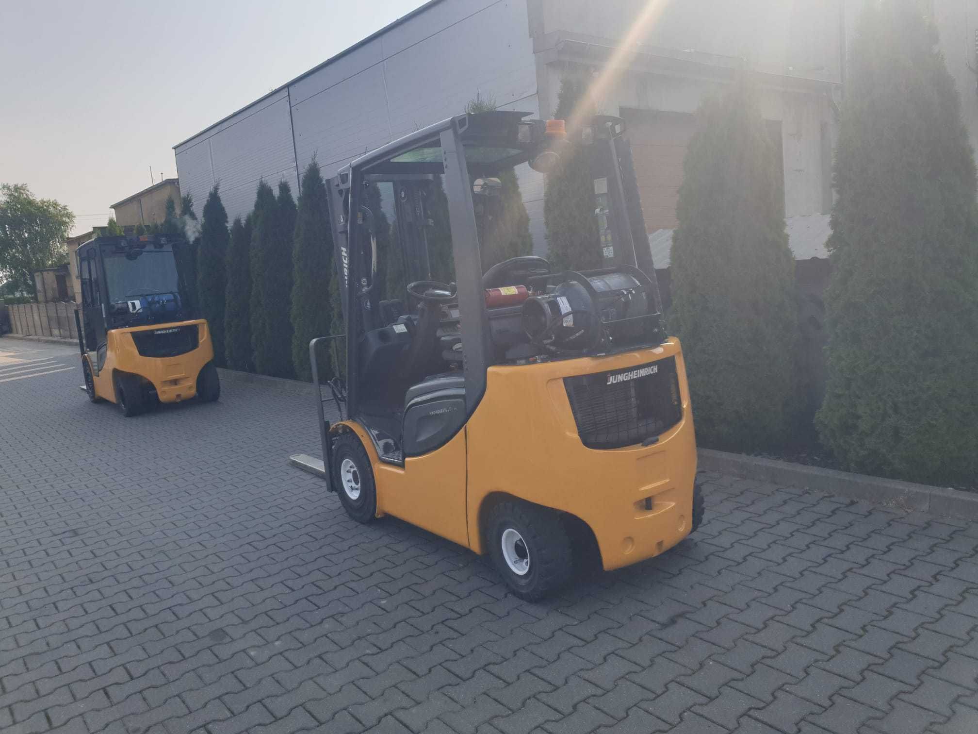Wózek widłowy Jungheinrich TFG320 Triplex wolny skok, przesuw boczny