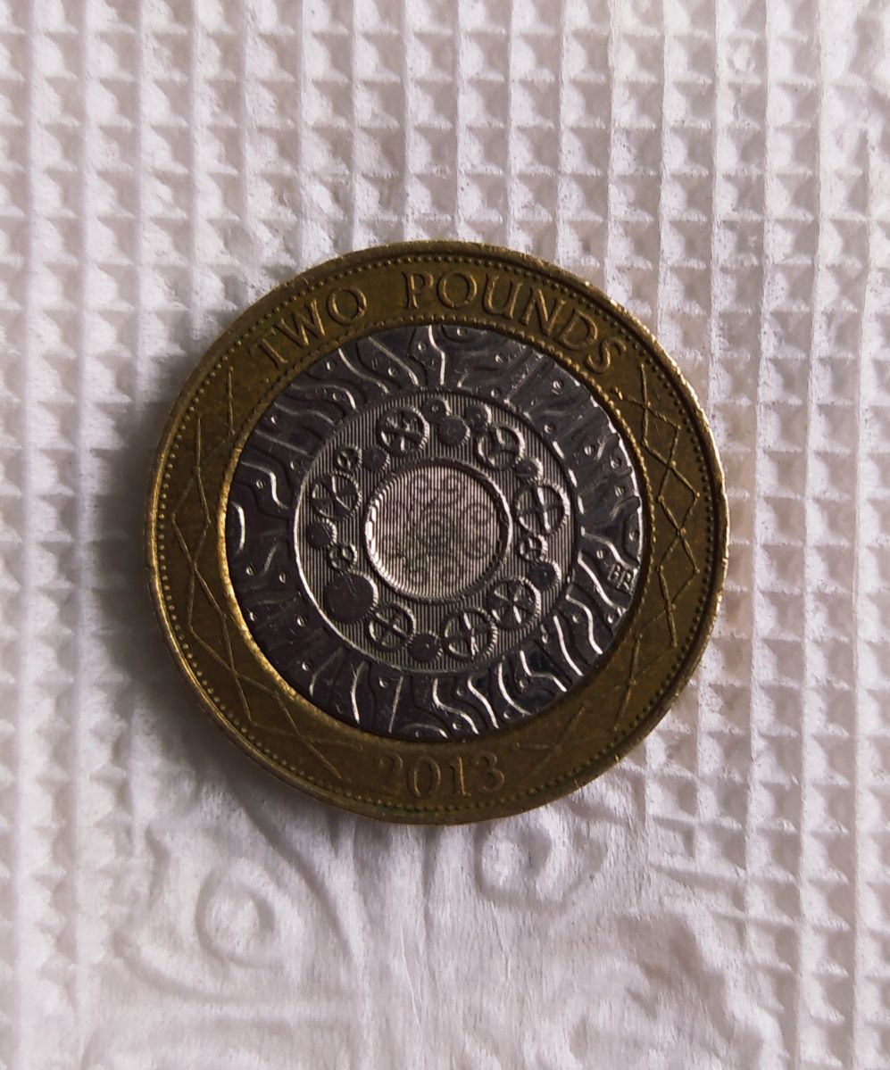 Монета 2 фунта стерлингов 2013г