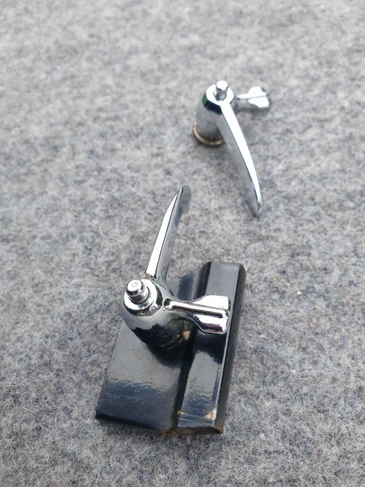 Klamka fletnerki   125p   FSM Polski Fiat 126p I seria  okno trójkątne