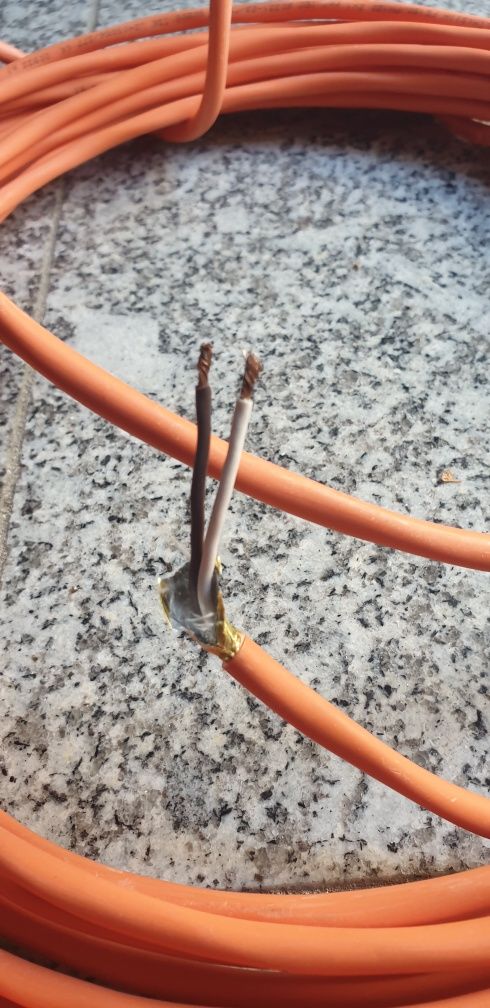 Cabo de incendio cor laranja