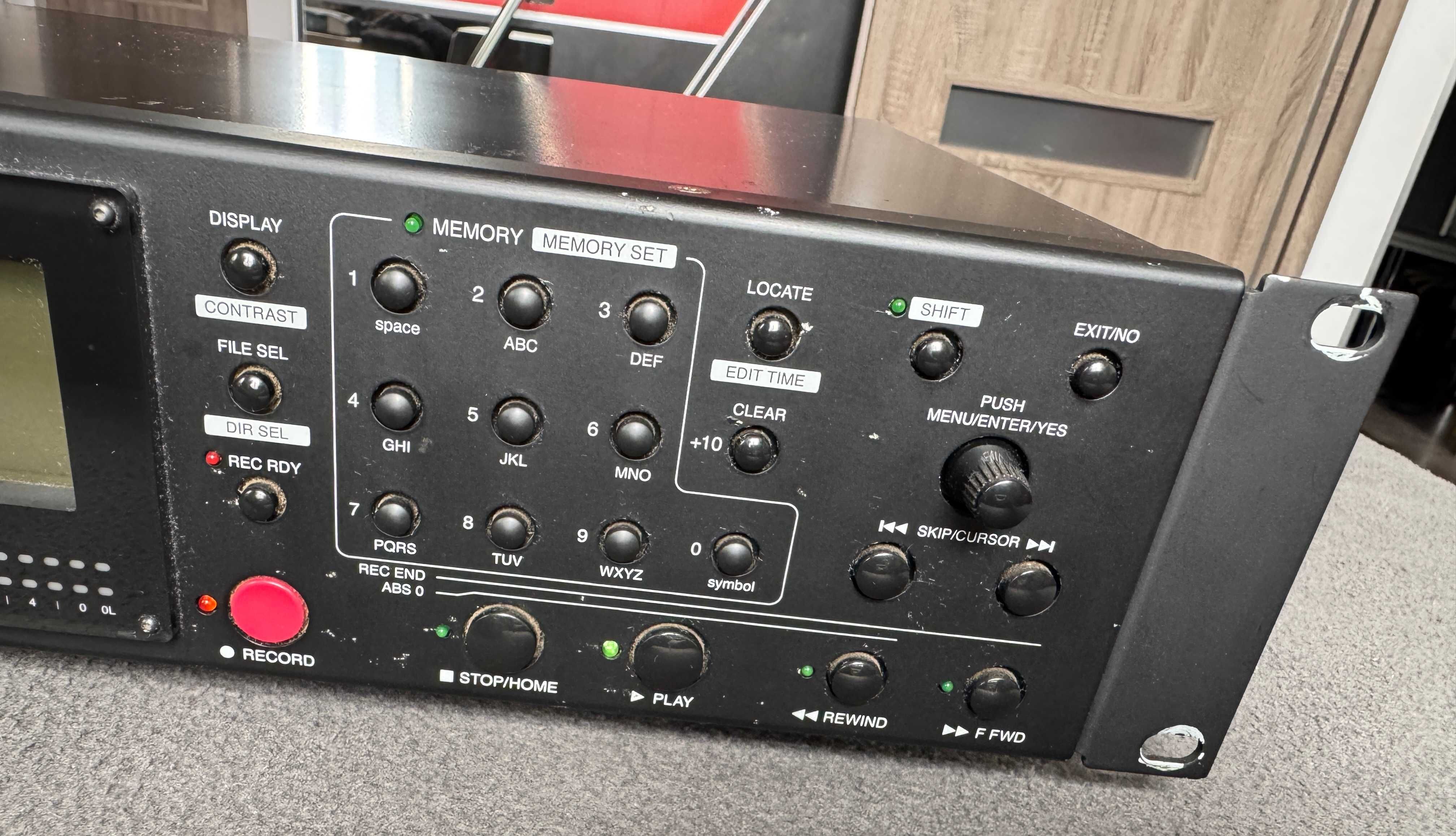 Profesjonalna nagrywarka FOSTEX CR500 CD Master Audio Recorder XLR