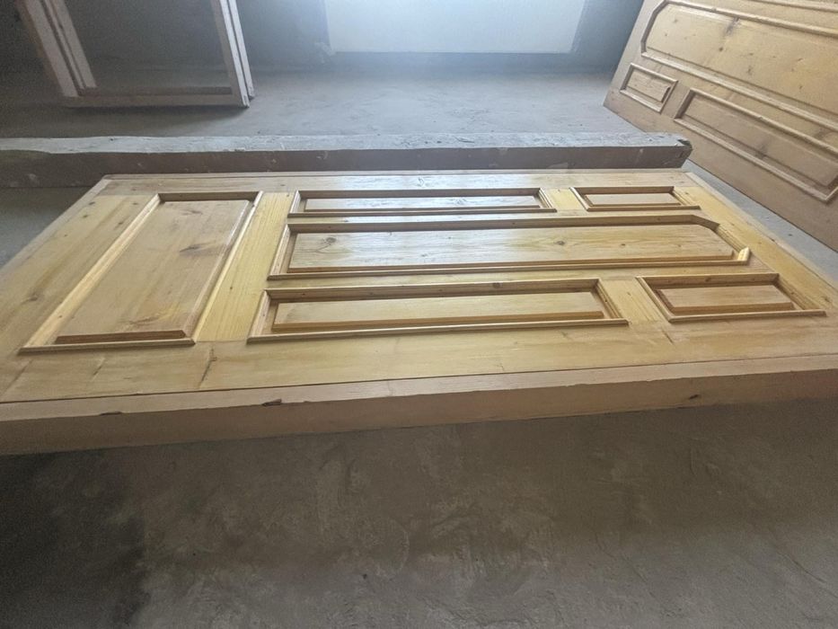 Продам двері міжкімнатні з масиву