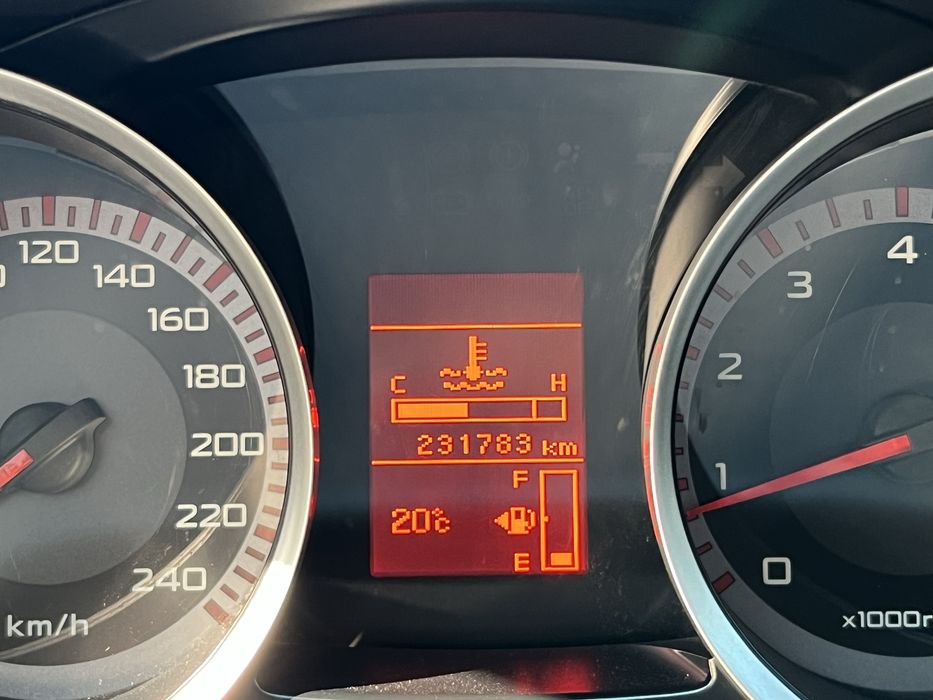 Продаю авто лансер 10