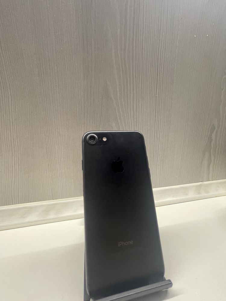 Продам iphone 7