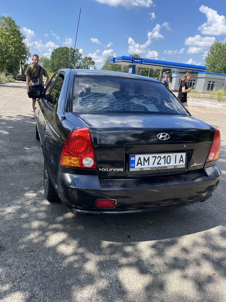 Hyundai accent 2005