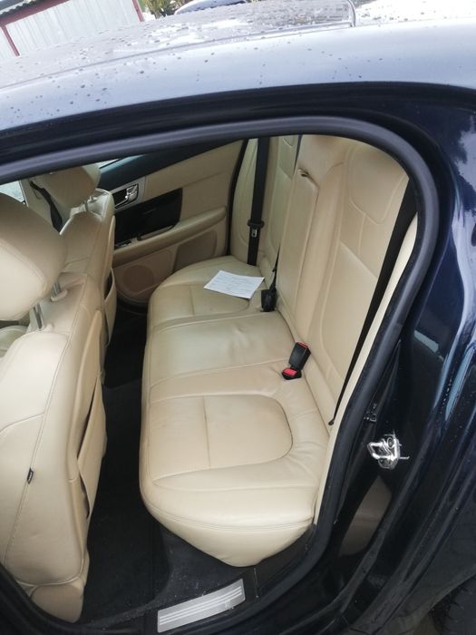 Jaguar XF S lift 3.0D 306DT skóry bixenon JGJ alufelgi 20"