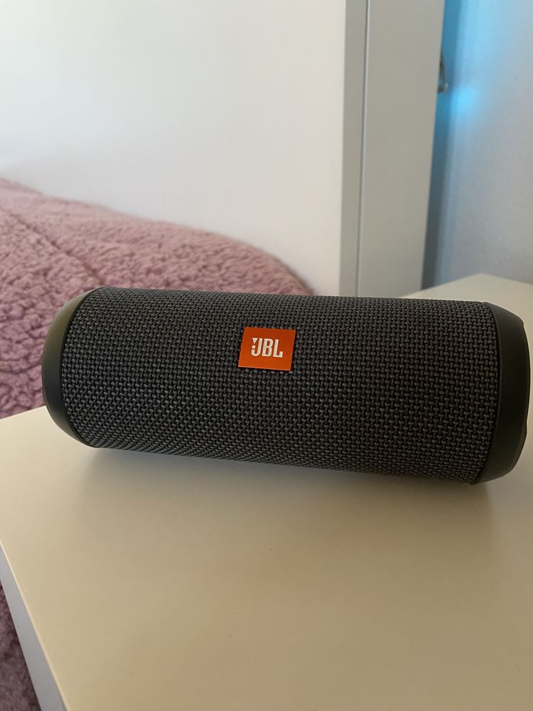 Coluna JBL flip essential