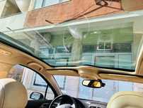 Carro com teto panoramico