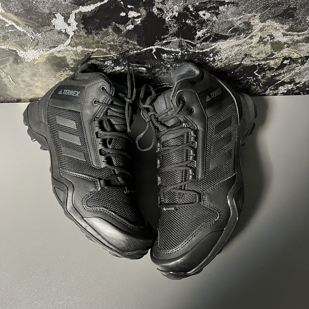 Кросівки чоловічі Adidas Terrex Ax3 Mid Gore-Tex 42.5р