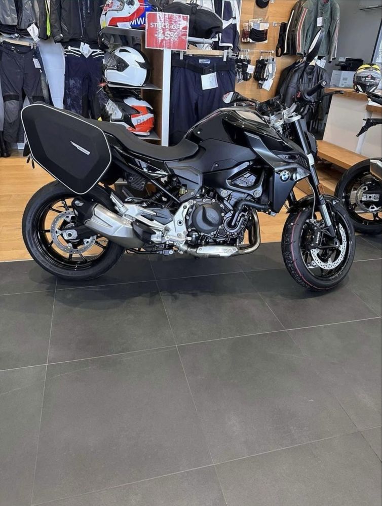 Bmw F900R(35 kw só de livrete)A2 2024 Full Extras
