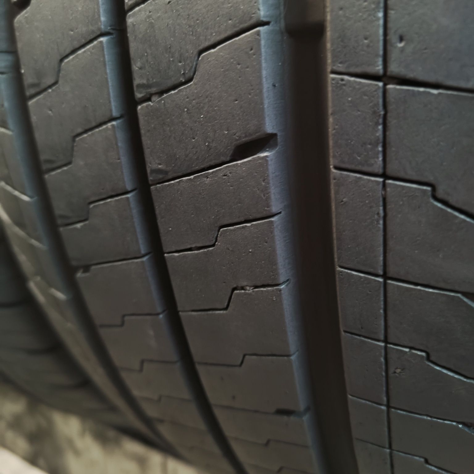 235/65/16 C Sprzedam komplet opon letnich Continental