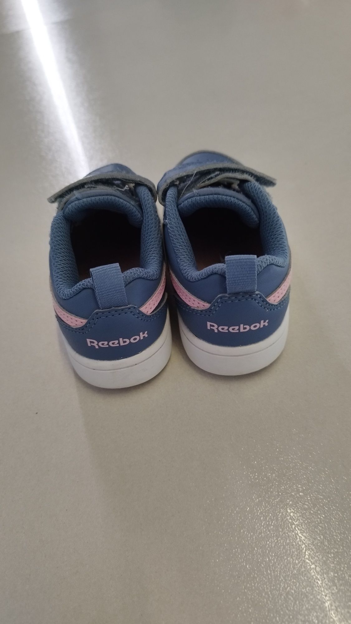 Buty Reebok dla dziewczynki UK 6  15cm